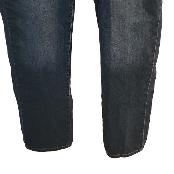 Levis Signature Totally Shaping Jeans Dark Wash - Picture 4 of 8